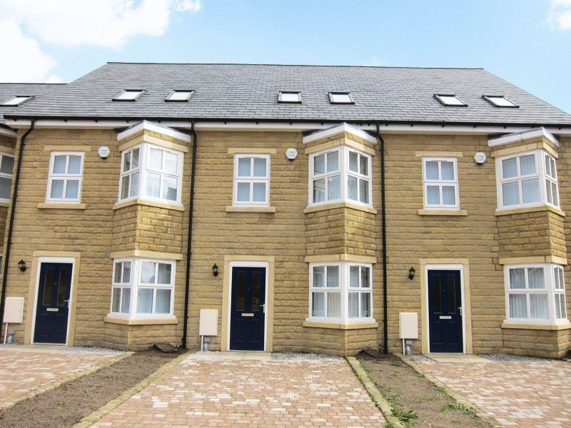 3 Kandel Place Off North Street, Rochdale OL12 8RA - A stunning new 4 bedroomed mid town house providing exceptional family accommodation